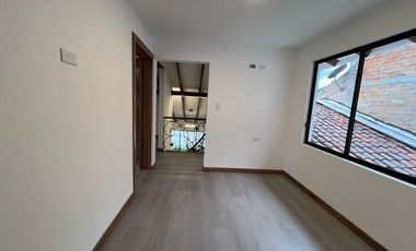 Venta de Amplia y  Bonita Casa  - Ubicada en Cdla. Ingenieros | Cuenca