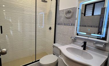 Venta de Amplia y  Bonita Casa  - Ubicada en Cdla. Ingenieros | Cuenca