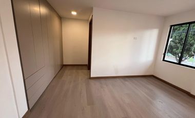 Venta de Amplia y  Bonita Casa  - Ubicada en Cdla. Ingenieros | Cuenca