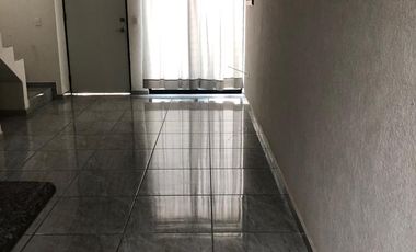 Hermosa Casa en Renta en Vista Sur