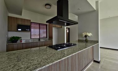 CASA EN VENTA CERCANA A PERIFERICO DE TORREON EN CIRCUITO PRIVADO