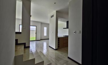 CASA EN VENTA CERCANA A PERIFERICO DE TORREON EN CIRCUITO PRIVADO
