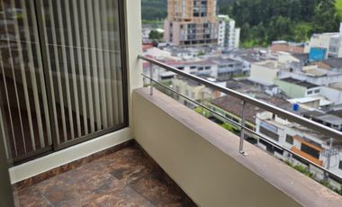 SE ARRIENDA APTO AV DE LOS ESTUDIANTES