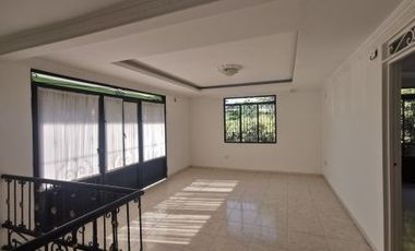SE VENDE CASA DE DOS PISOS EN LA URBANIZACIÓN PRIMAVERA DE BUGANVILES, ORIENTE DE NEIVA
