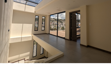CASA EN CONJUNTO HUACHI CHICO AMBATO