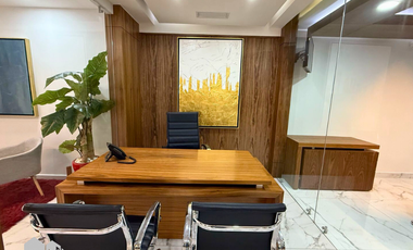OFICINA COMPLETAMENTE AMUEBLADA EN RENTA
