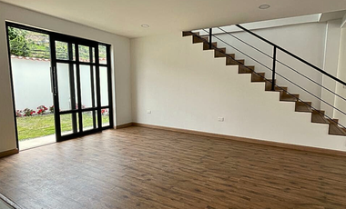 VENTA AMPLIA CASA UBICADA EN PIRINCAY – VÍA PAUTE