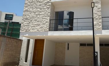 CASA EN VENTA EN LA CARCAÑA MOMOXPAN ATRAS DE CENTRO COMERCIAL LA EXPLANADA