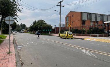 SE VENDE CASA EN PORTAL DE LA AUTOPISTA