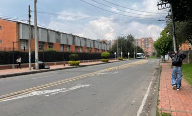 SE VENDE CASA EN PORTAL DE LA AUTOPISTA