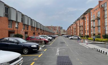 SE VENDE CASA EN PORTAL DE LA AUTOPISTA