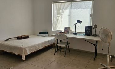 VENTA CASA CON DOBLE ALTURA EN LA SALA , SOTANO MAS 3 REC MAS ESTUDIO Y SALA DE TV