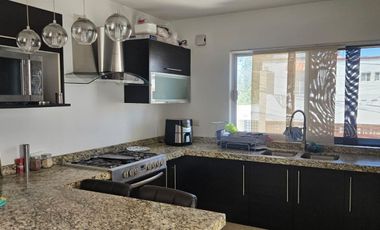 VENTA CASA CON DOBLE ALTURA EN LA SALA , SOTANO MAS 3 REC MAS ESTUDIO Y SALA DE TV