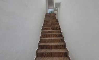 CASA AMUEBLADA EN RENTA FRACCIONAMIENTO SANTA CECILIA SANTA CATARINA
