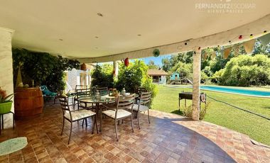 SANTA MARÍA - VENDE | ARRIENDA CASA 5D 5B PISCINA - COND. LOS ACACIOS