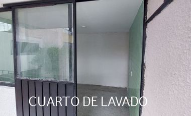 MAGNÍFICA CASA EN LINDAVISTA 4 recámaras y 2 estudios, 5 CAJONES ESTACIONAMIENTO,JARDÍN CUTO. SERVICIO