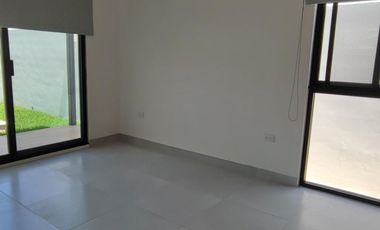 Renta Residencia🏠en Privada Soluna, al norte de Mérida, Yucatán, 3 Recámaras🛏️, piscina, etc.