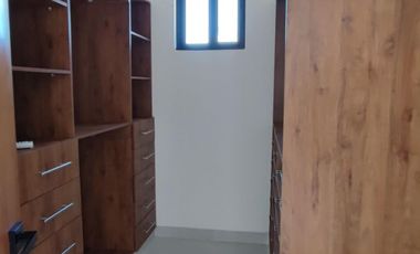 Renta Residencia🏠en Privada Soluna, al norte de Mérida, Yucatán, 3 Recámaras🛏️, piscina, etc.