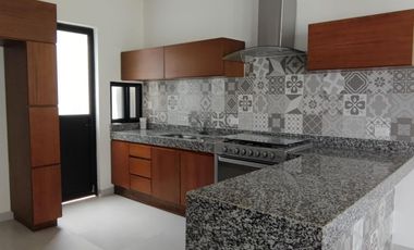 Renta Residencia🏠en Privada Soluna, al norte de Mérida, Yucatán, 3 Recámaras🛏️, piscina, etc.