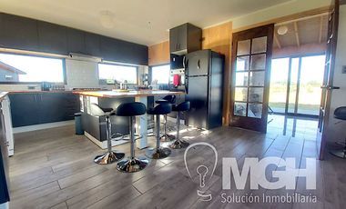 Arriendo casa semi amoblada con gastos incluidos, en Club de Campo Residencial