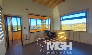 Arriendo casa semi amoblada con gastos incluidos, en Club de Campo Residencial