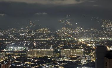 Adquiere amplio apartamento con hermosa vista de Medellín en San Diego de Las Palmas