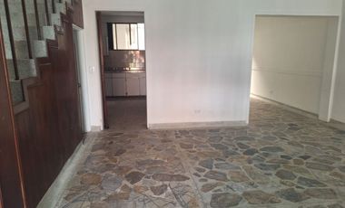 SE RENTA. RENTO CASA ESPACIOSA EN LAURELESS