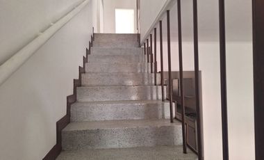 SE RENTA. RENTO CASA ESPACIOSA EN LAURELESS