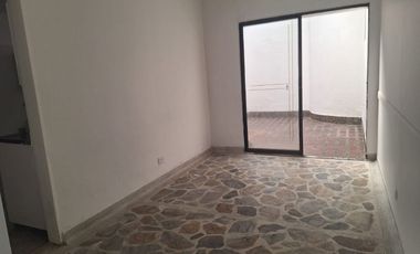 SE RENTA. RENTO CASA ESPACIOSA EN LAURELESS