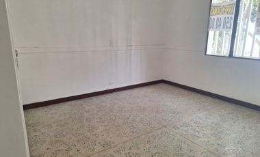SE RENTA. RENTO CASA ESPACIOSA EN LAURELESS