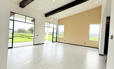 HERMOSA VILLA EN VENTA