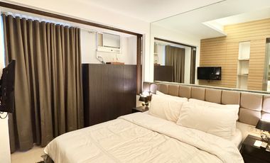 Good deal! Interior Decorated 2 Bedroom unit with 2 parking slot in Avida Towers 1 Alabang Muntinlupa