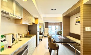 Good deal! Interior Decorated 2 Bedroom unit with 2 parking slot in Avida Towers 1 Alabang Muntinlupa