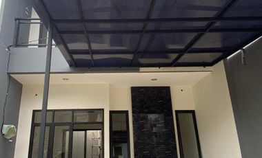Rumah Strategis 2 Lantai Dekat Stasiun Ciracas Jakarta Timur Bebas Banjir