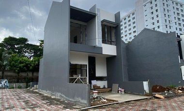 Rumah Strategis 2 Lantai Dekat Stasiun Ciracas Jakarta Timur Bebas Banjir