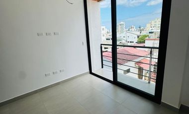 Suite de 46 m2 en Edificio Puerto Banús, cerca al mar.