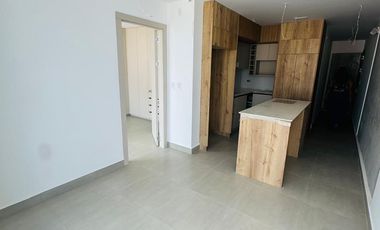Suite de 46 m2 en Edificio Puerto Banús, cerca al mar.