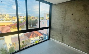 Suite de 46 m2 en Edificio Puerto Banús, cerca al mar.
