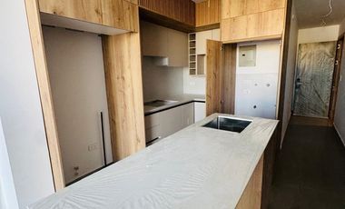 Suite de 46 m2 en Edificio Puerto Banús, cerca al mar.