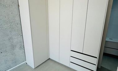 Suite de 46 m2 en Edificio Puerto Banús, cerca al mar.