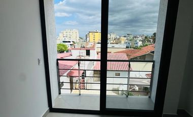 Suite de 46 m2 en Edificio Puerto Banús, cerca al mar.