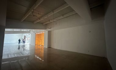 3 Locales Comerciales ubicados en Plaza Caracol, Puerto Vallarta, Jalisco.