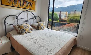 CASA ESQUINERA VENTILADA, ILUMINADA,  DOS  PISOS, CHIA FONQUETA,EDAD 4 AÑOS, 2 PISOS, DOS PARQUEADEROS ,TIENE HIPOTECA  BANCOLOMBIA, ZONA SOCIAL DEL C