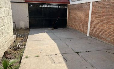 Casa en Renta en Querétaro, Tejeda Corregidora. 330 m2 construcción Ideal para Oficina a Puerta Cerrada.