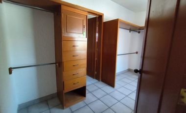 Casa en Renta en Querétaro, Tejeda Corregidora. 330 m2 construcción Ideal para Oficina a Puerta Cerrada.