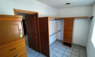 Casa en Renta en Querétaro, Tejeda Corregidora. 330 m2 construcción Ideal para Oficina a Puerta Cerrada.