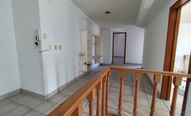 Casa en Renta en Querétaro, Tejeda Corregidora. 330 m2 construcción Ideal para Oficina a Puerta Cerrada.