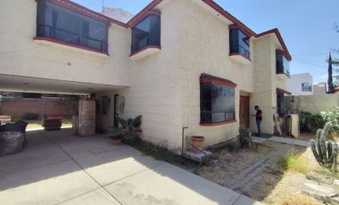 Casa en Renta en Querétaro, Tejeda Corregidora. 330 m2 construcción Ideal para Oficina a Puerta Cerrada.