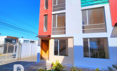 REMATO Casa 3 dormitorios 2 parqueaderos Cashapamba Valle de los Chillos OPORTUNIDAD
