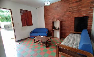 VENTA DE CASA EN PRIMER PISO  SECTOR CAMPO VALDEZ MEDELLÍN.